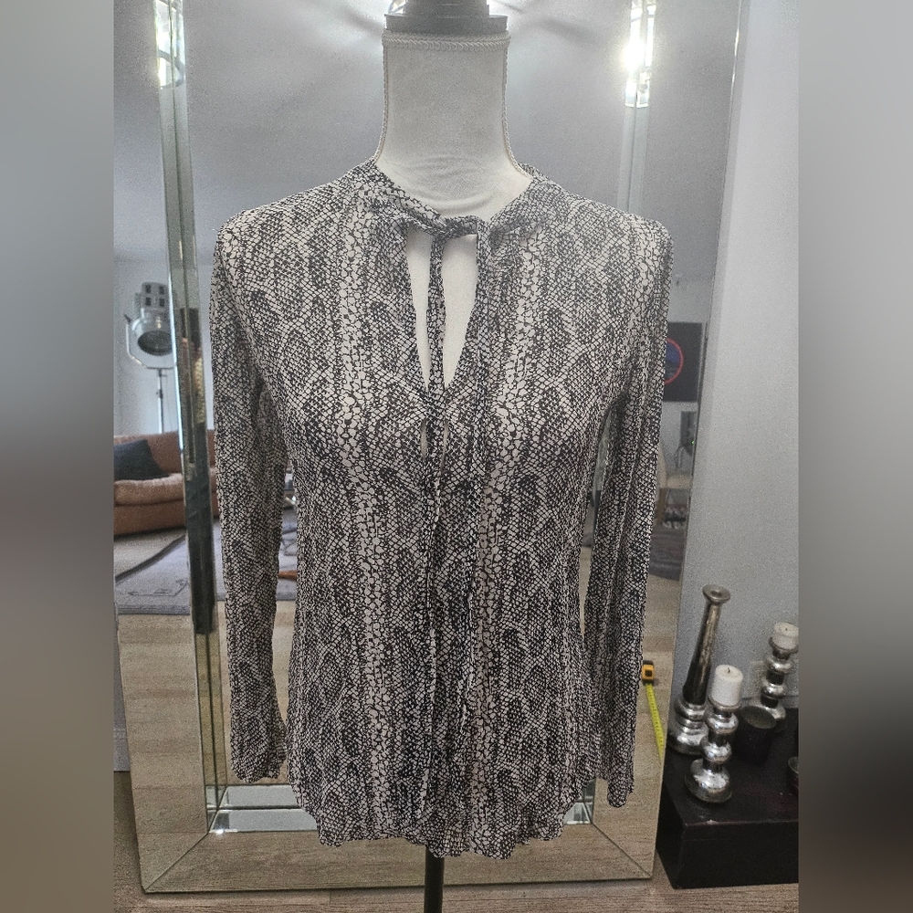 Theory Silk Snake Print Blouse Petite P Keyhole Tie Neck Long Sleeve Top